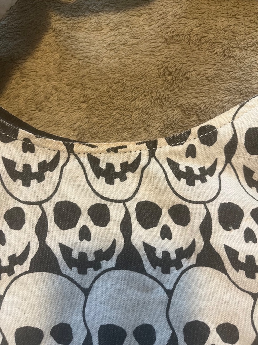 Trick or treat bag satchel some stains skull Halloween purse - Picture 3 of 4